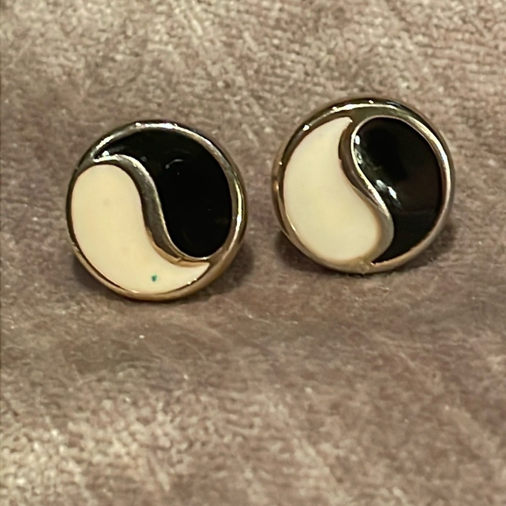 Ying Yang Gold Earrings crème & black round circles